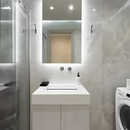 Ly Gold Center Lejlighed